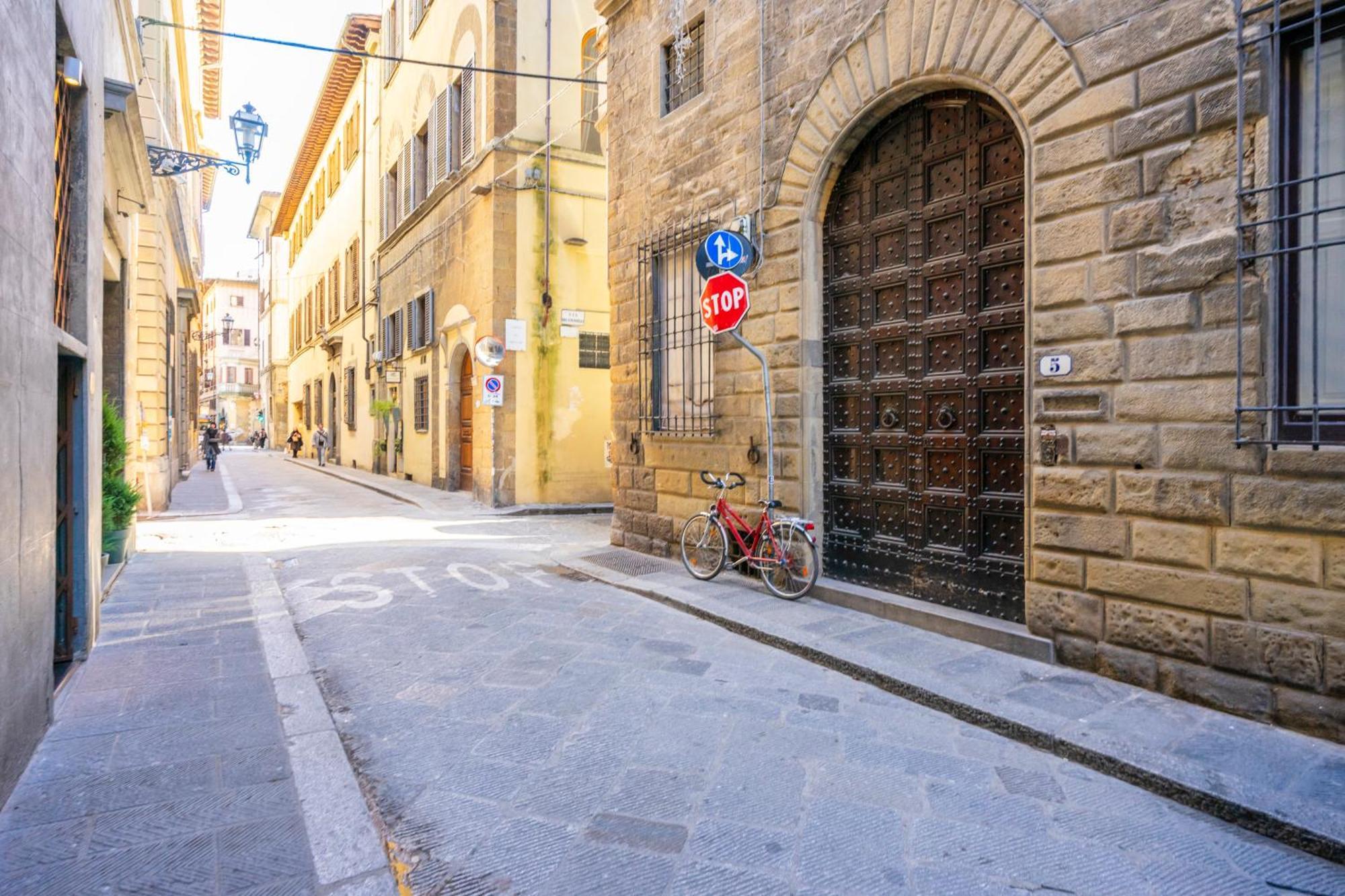 Appartamento Ponte Vecchio Con Posto Auto Su Richiesta Florence Buitenkant foto